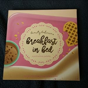 NIB Beauty Bakerie Breakfast in Bed Eyeshadow Pall